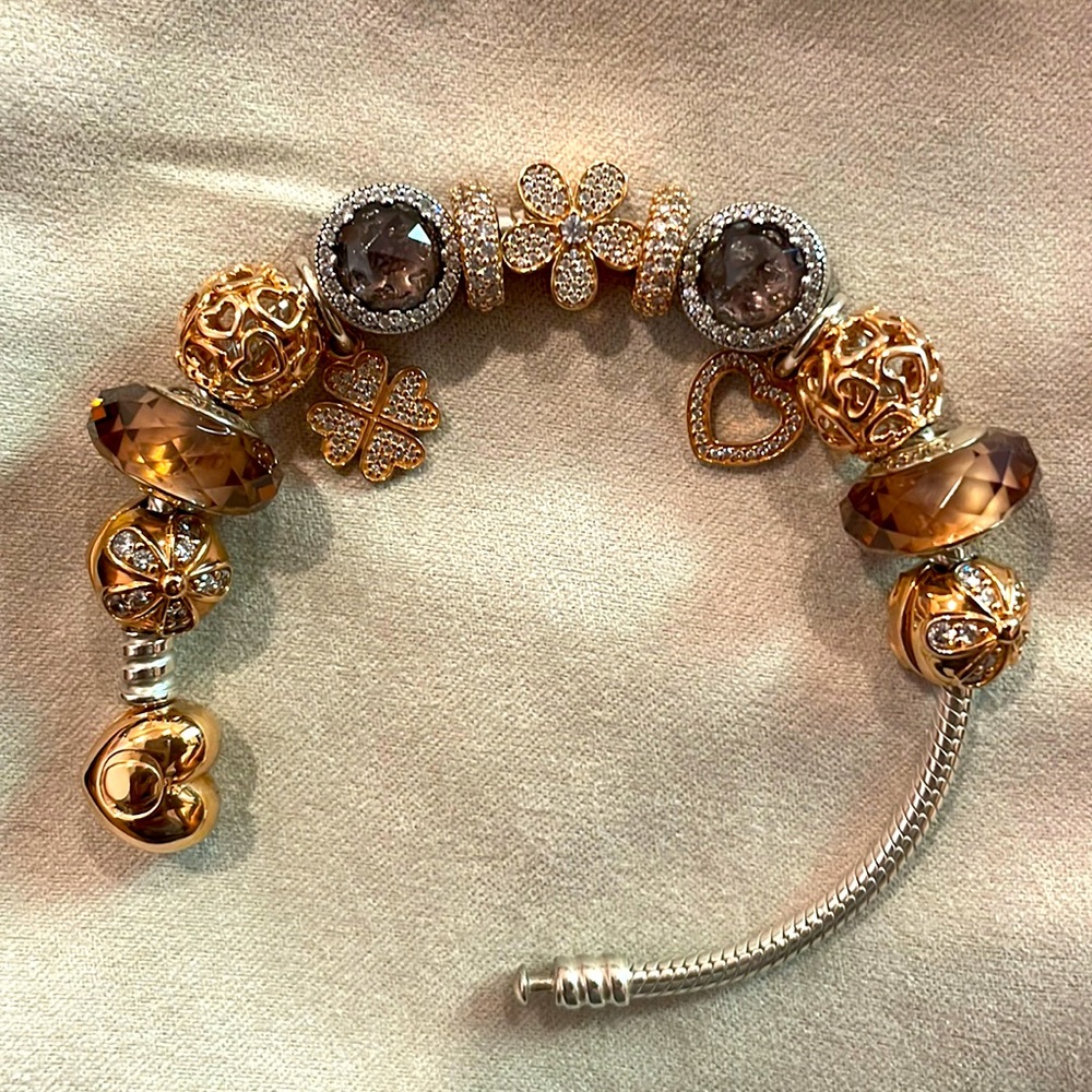 Authentic ROSE GOLD PANDORA Bracelet with rose gold charms